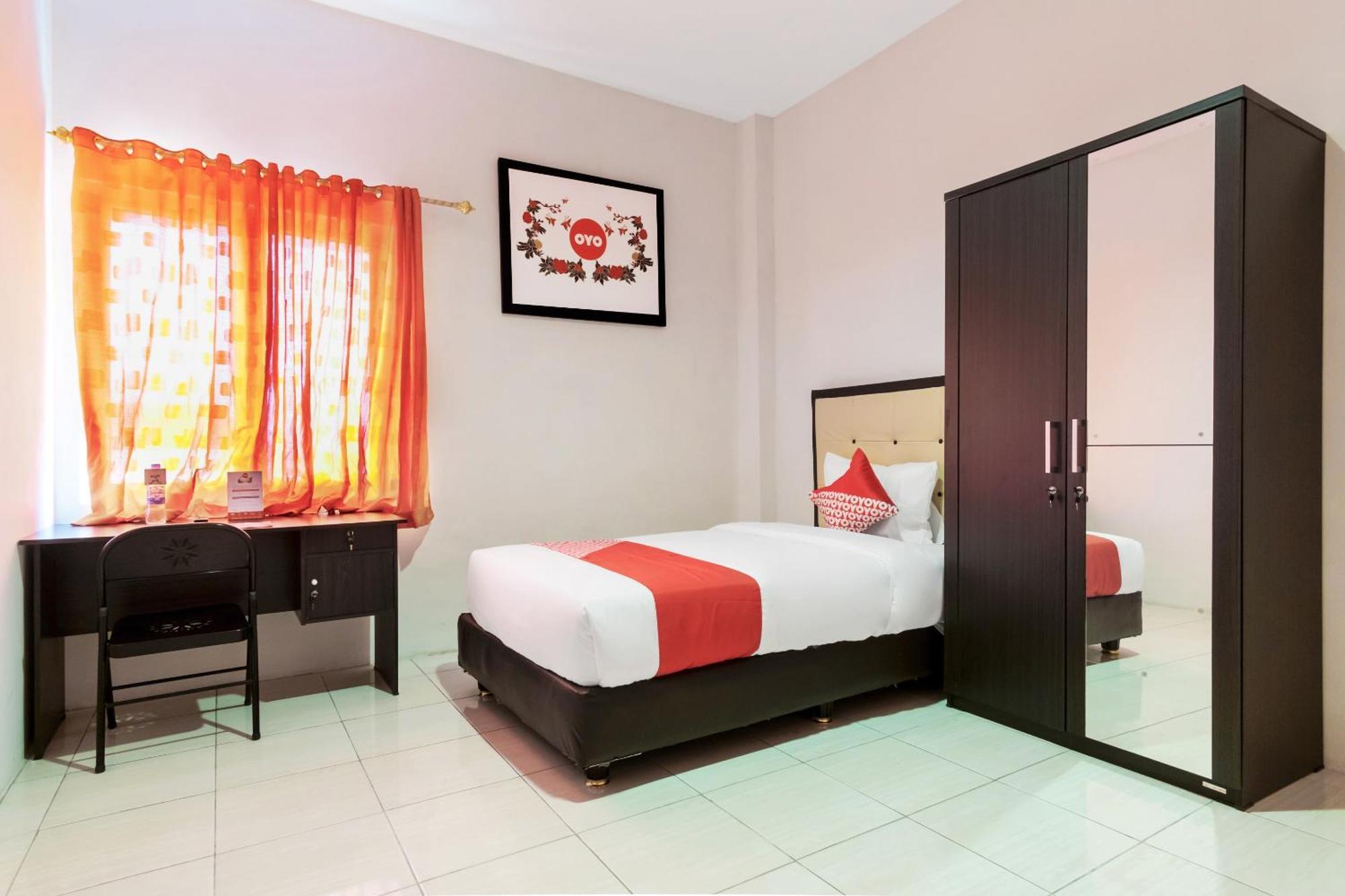 Oyo 622 Bakti Homestay Medan Exterior photo